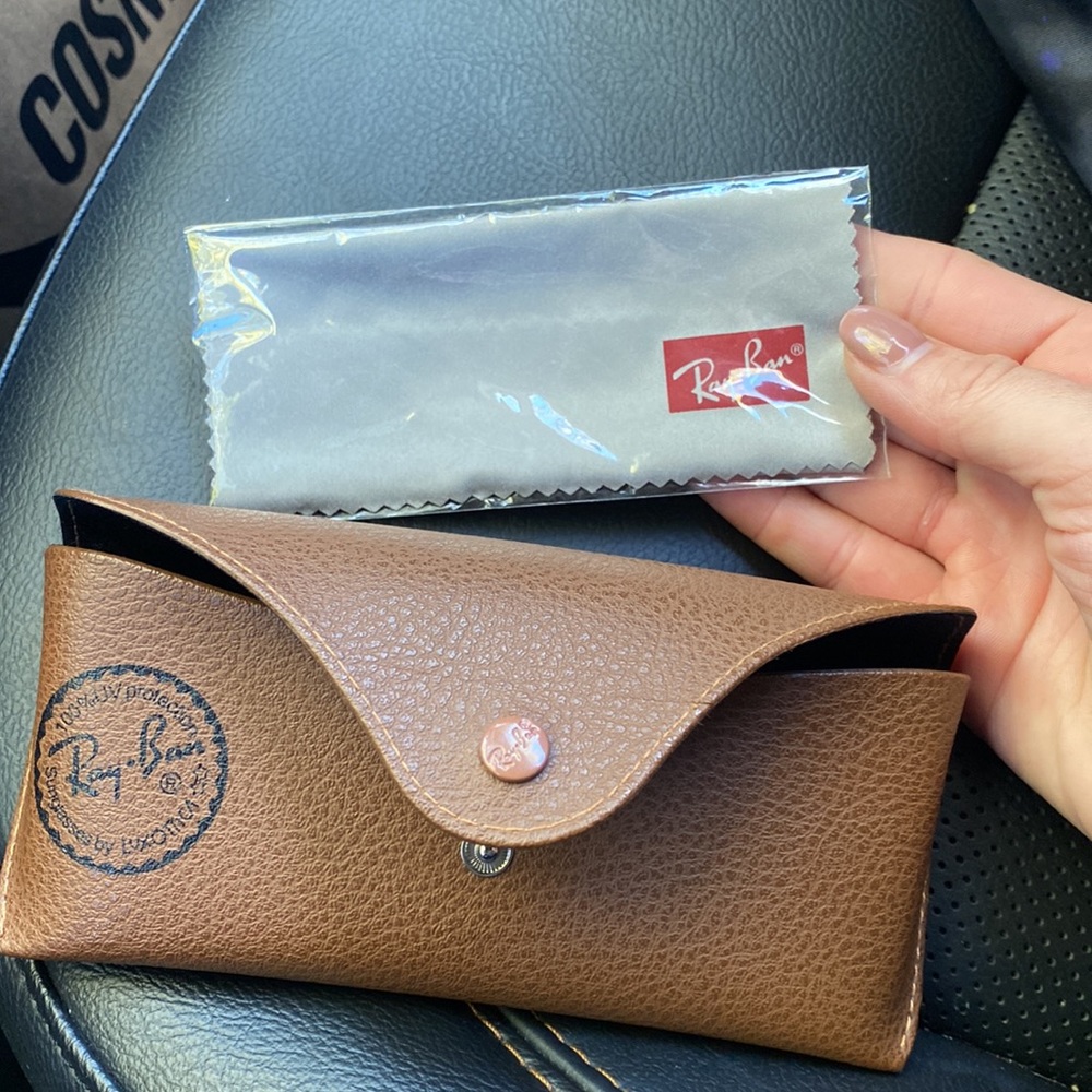SUNGLASSES CASE - Picture 3 of 4